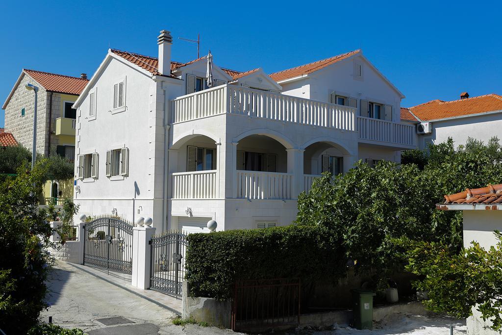 Apartments Manda Supetar Exterior foto